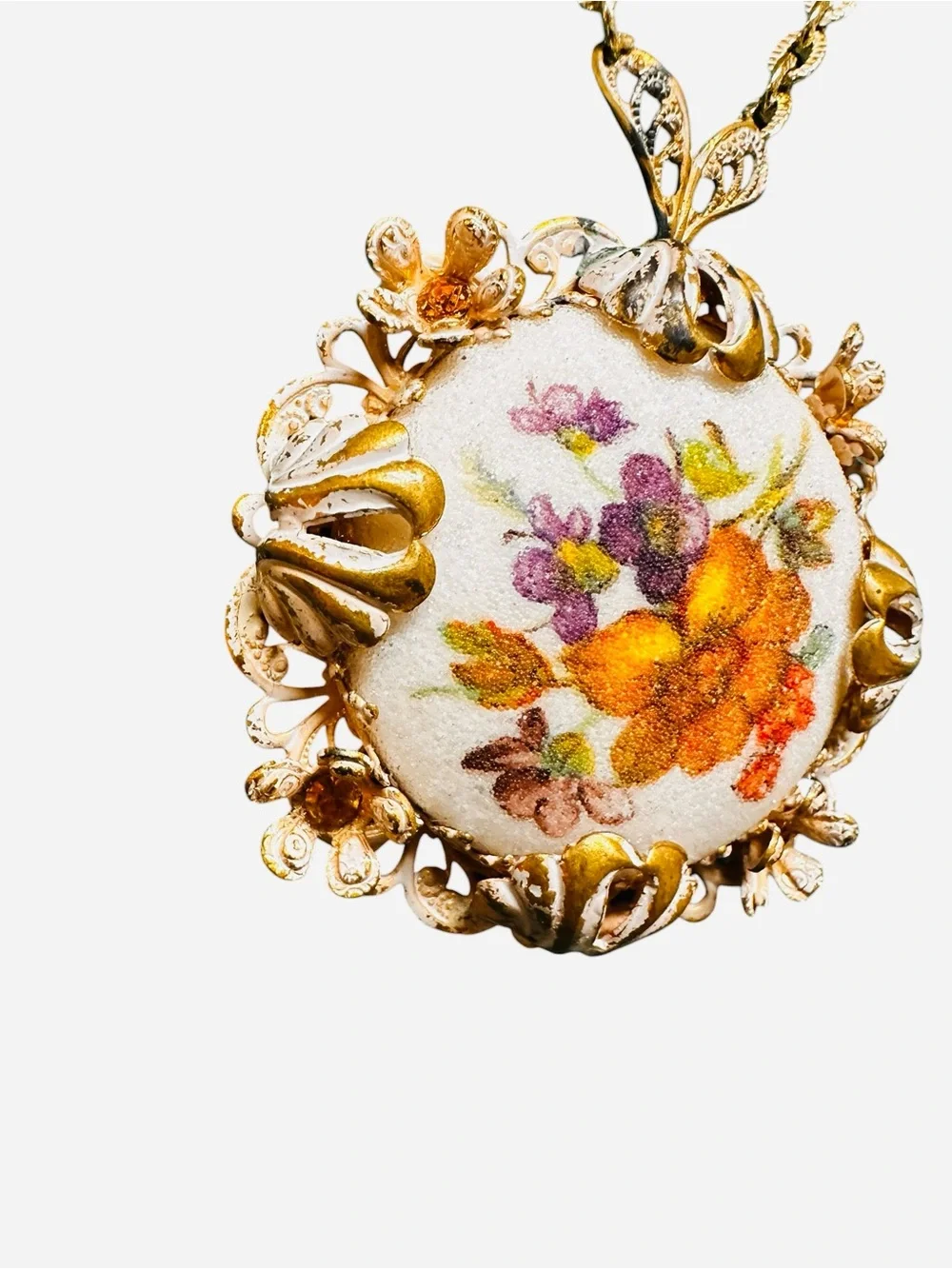 Vtg Gold Tone Victorian Revival Large Floral Cameo Necklace